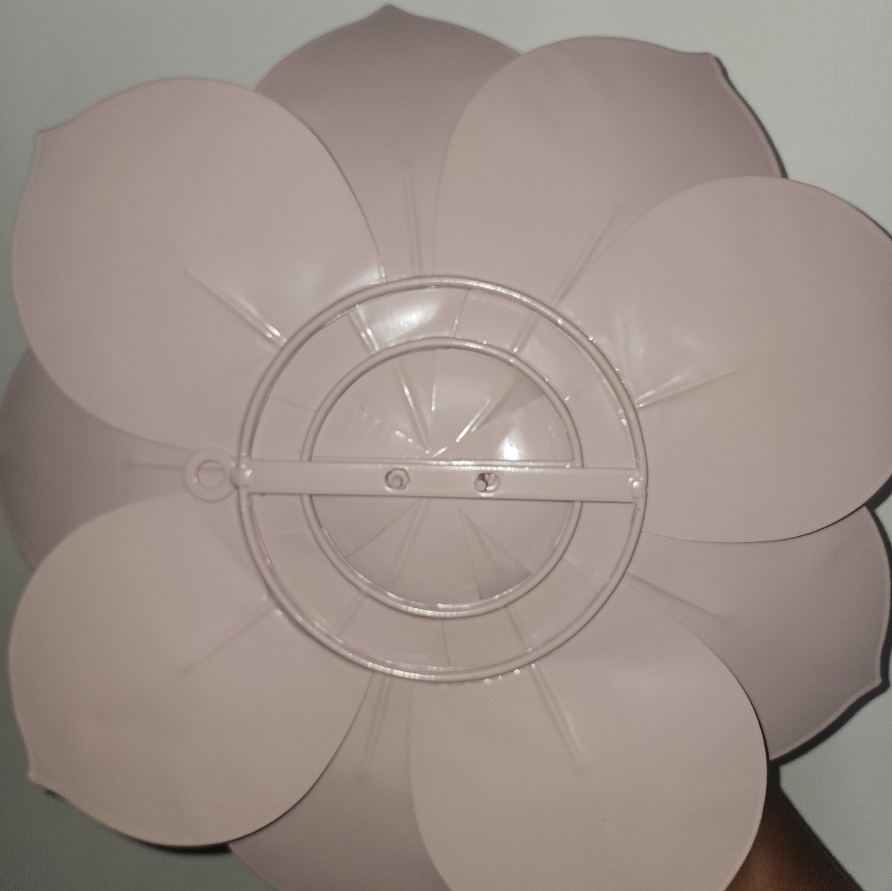 Bedroom pink Metal wall Flower - Picture 2 of 4